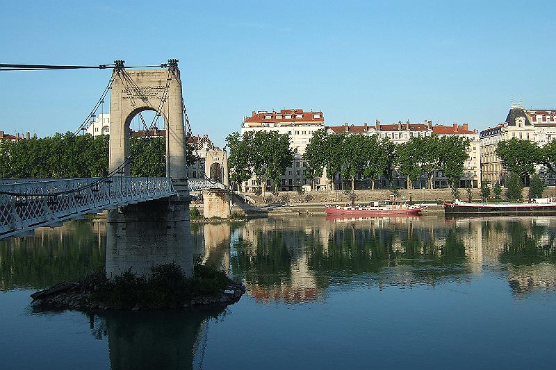 2010-06- (452).JPG - Passerelle Palais de Justice: Fußgängerbrücke über die Saône